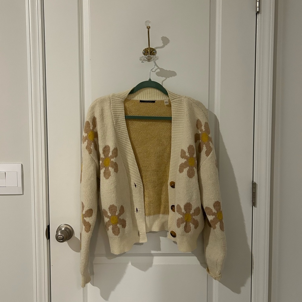 Tahari Cream Floral Cardigan Sweater